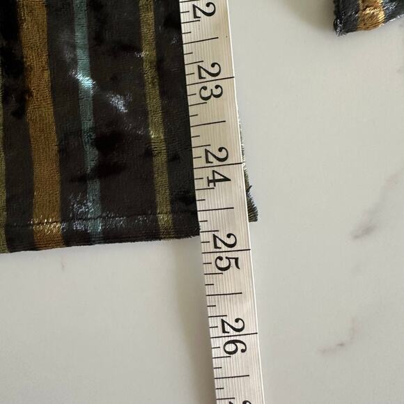 Romeo + Juliet
Crushed Velvet Dress with Sheer Back and Incredible Detail - Picture 4 of 15